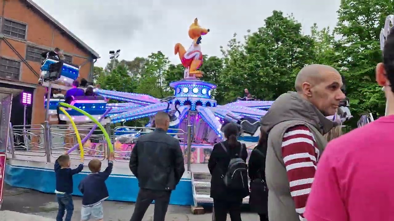 Paseo por el Mini Recinto ferial de Lutxana Auzo Jaiak El Buen Pastor 2025