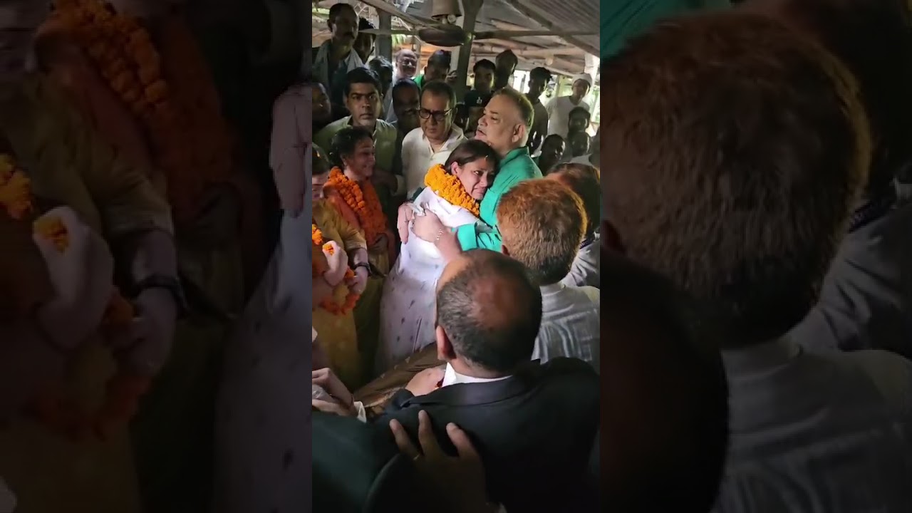 Munna Shukla meets her daughters Nomination during courts Process and give blessing win 🏆  RJD MLA