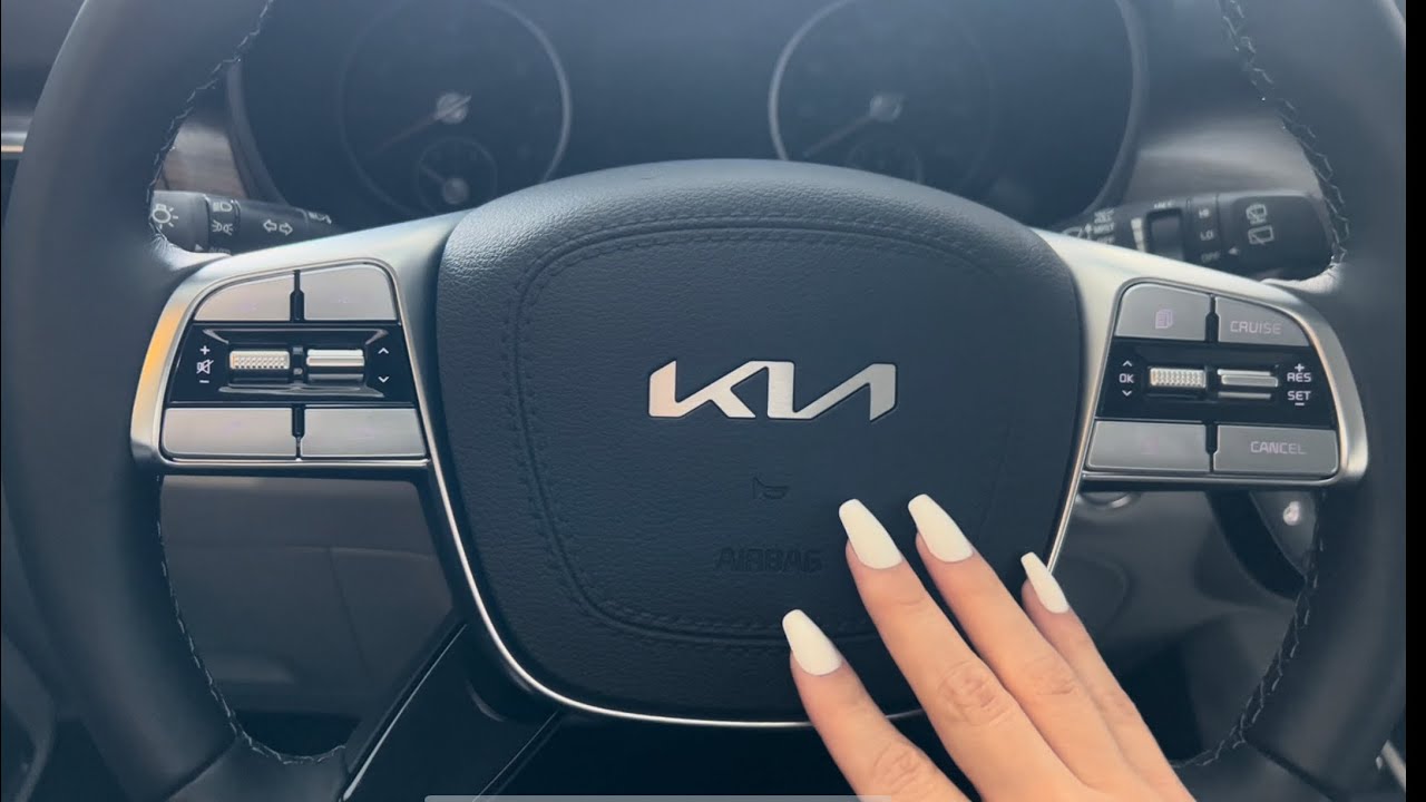 ASMR | Car tour | Tapping & Whispering