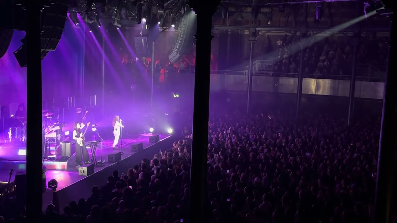 Sigrid - It Gets Dark (Ending) / Fort Knox (Live) - Roundhouse - 13-03-2026