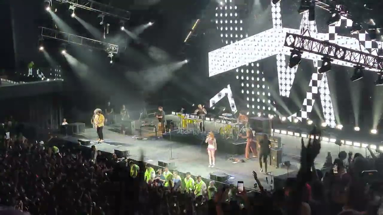 Paramore - Still Into You - Buenos Aires - Argentina - Movistar Arena - 07/03/23 - 4K 60fps