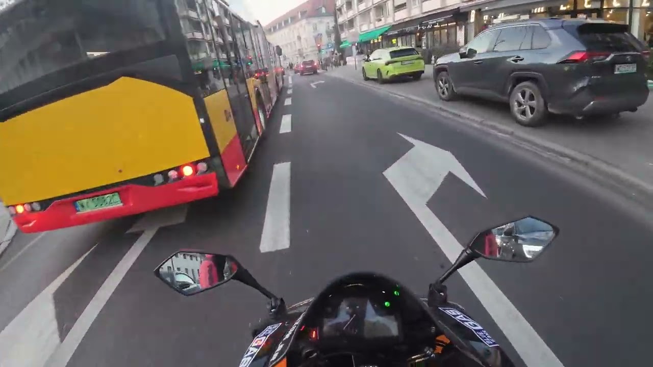 KRĘCĘ SIĘ PO WARSZAWIE | (HONDA CBR)