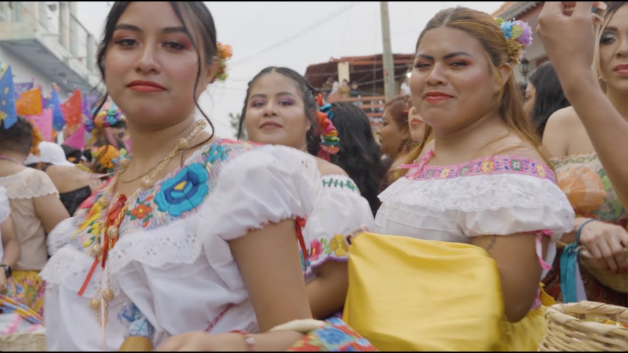 Cumbia Legendaria (Video oficial) - El Cañón del Sonidero