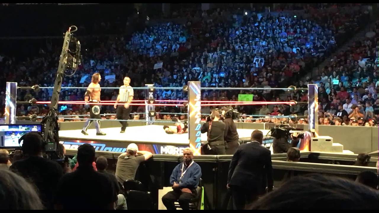 SmackDown Live - AJ Styles VS James Ellsworth(With Dean Ambrose)