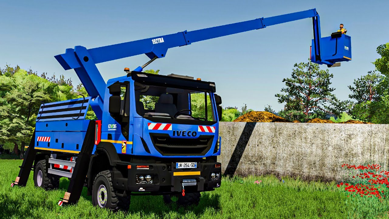 This truck can go super high! | 10 BEST MODS of the week! (Farming Simulator 22)