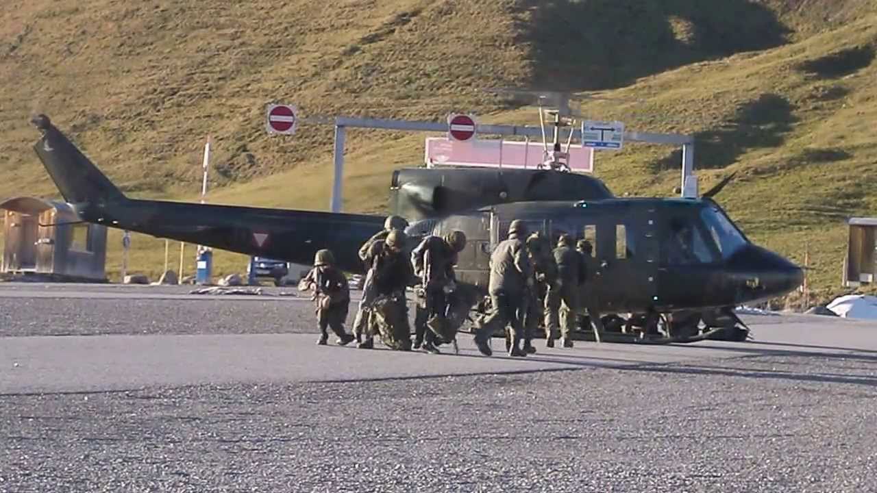 AB212 landing Twin Huey UH-1N Bundesheer