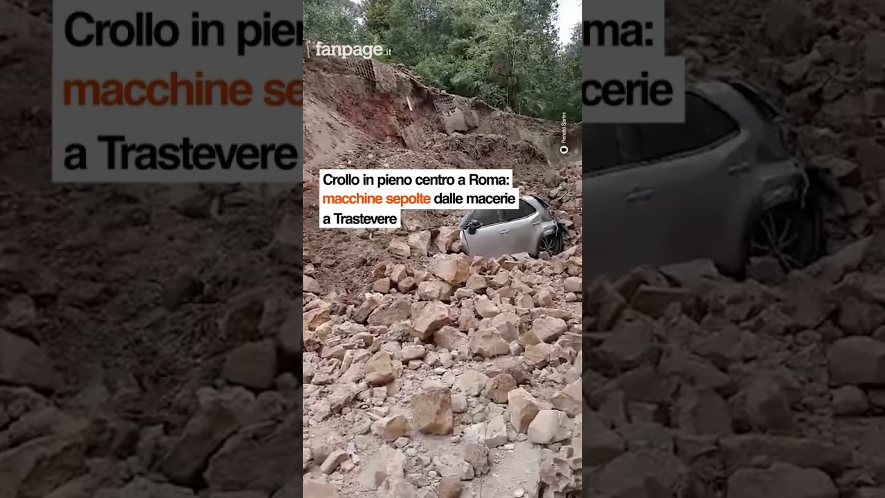 Crollo a Roma in pieno centro, macchine sepolte a Trastevere #shorts