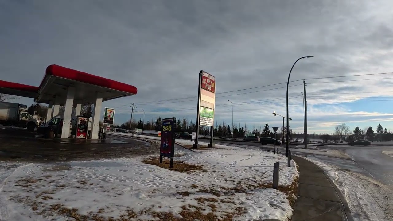 THE CONVENIENCES AROUND Elliston Park Mobile Home Area! (Calgary Main Street Vibe) 🛣️🏡