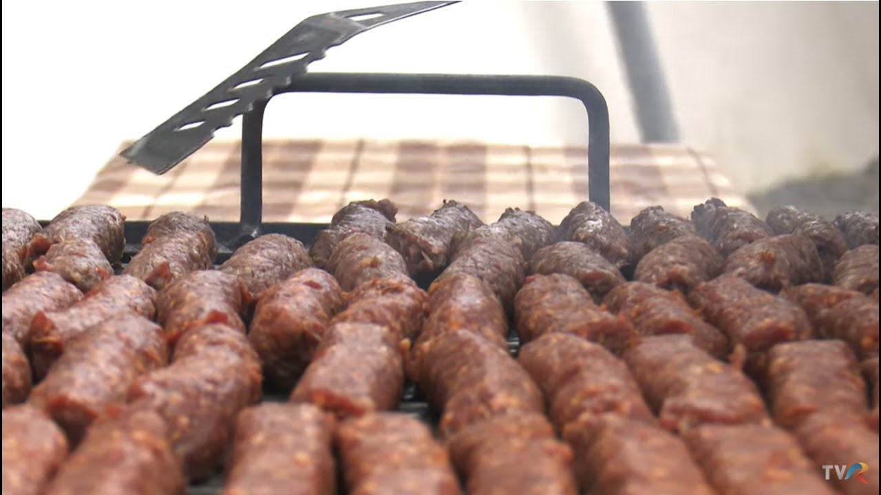 România în bucate: Reţetă de mici găsită în Biblioteca de afumături Reşiţa (@TVR Timişoara)