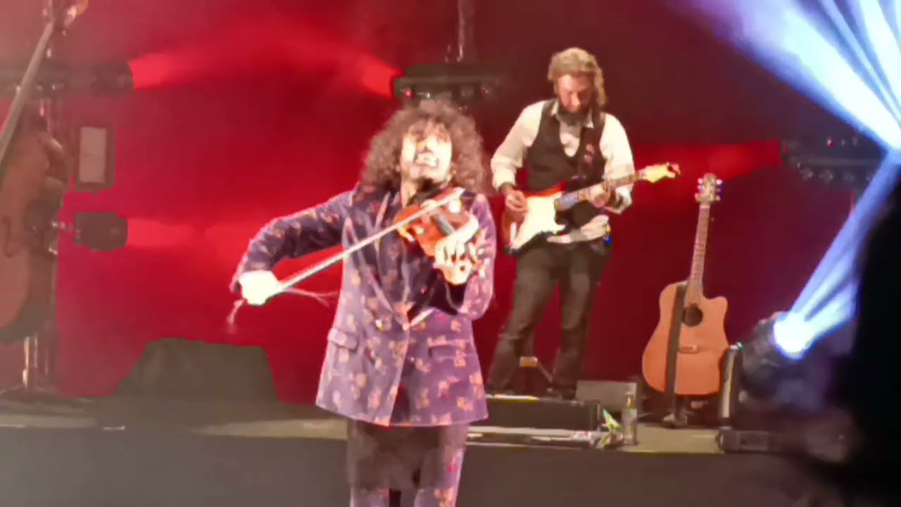 Ara Malkian en INTRUSO. Versiona 