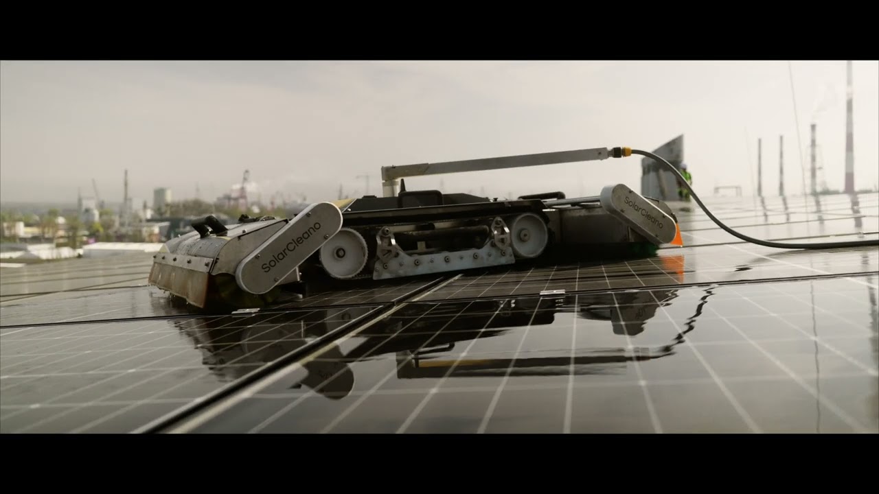 Czyszczenie instalacji fotowoltaicznej na AmberExpo &ndash; Gdańsk ☀️