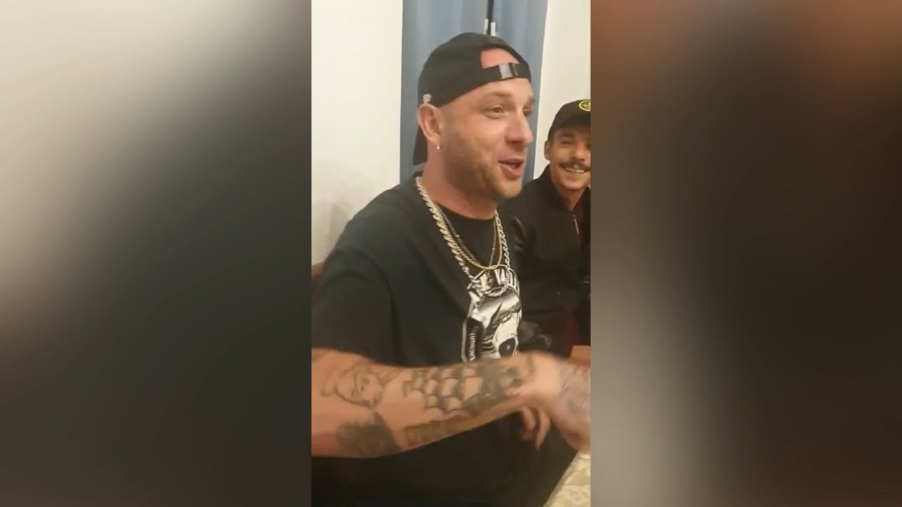 FREESTYLE Clementino vs Moreno vs Cromo vs Jordan Skvnk si sfidano in un ristorante a Genova
