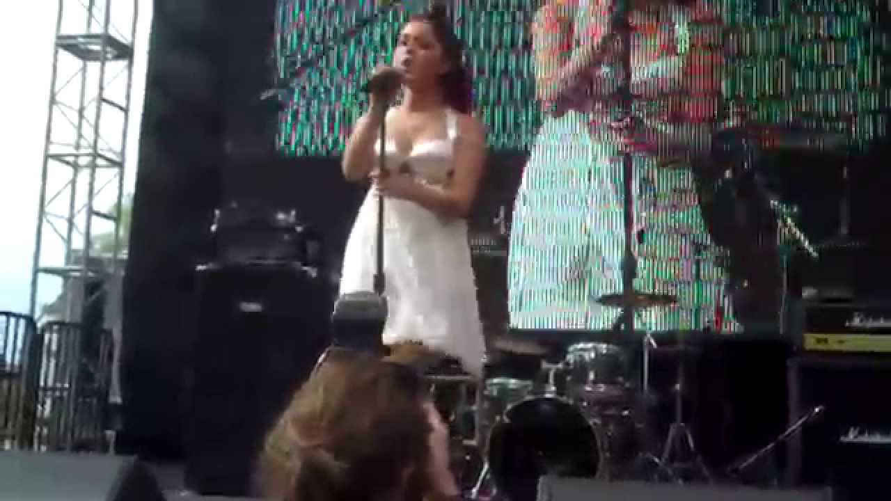 Ariana Grande Performs Beautiful at Power of Youth