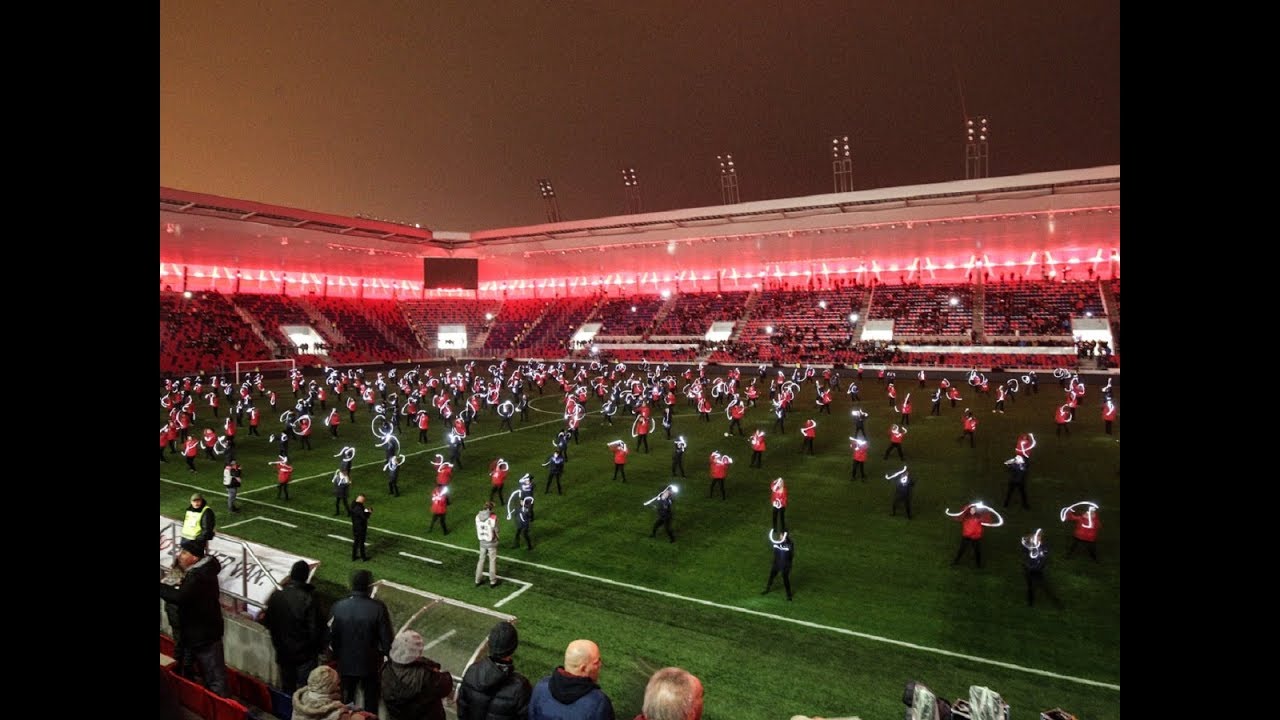 Mol Vidi: Wellhello, fényjáték, lézershow a stadionavatón