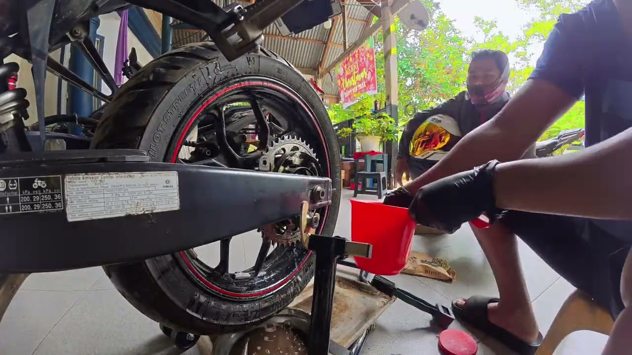 New chain to our R3 D.I.D 520hv 120L chain Oring type #yamahar3 #yamaharevsyourheart #diy 