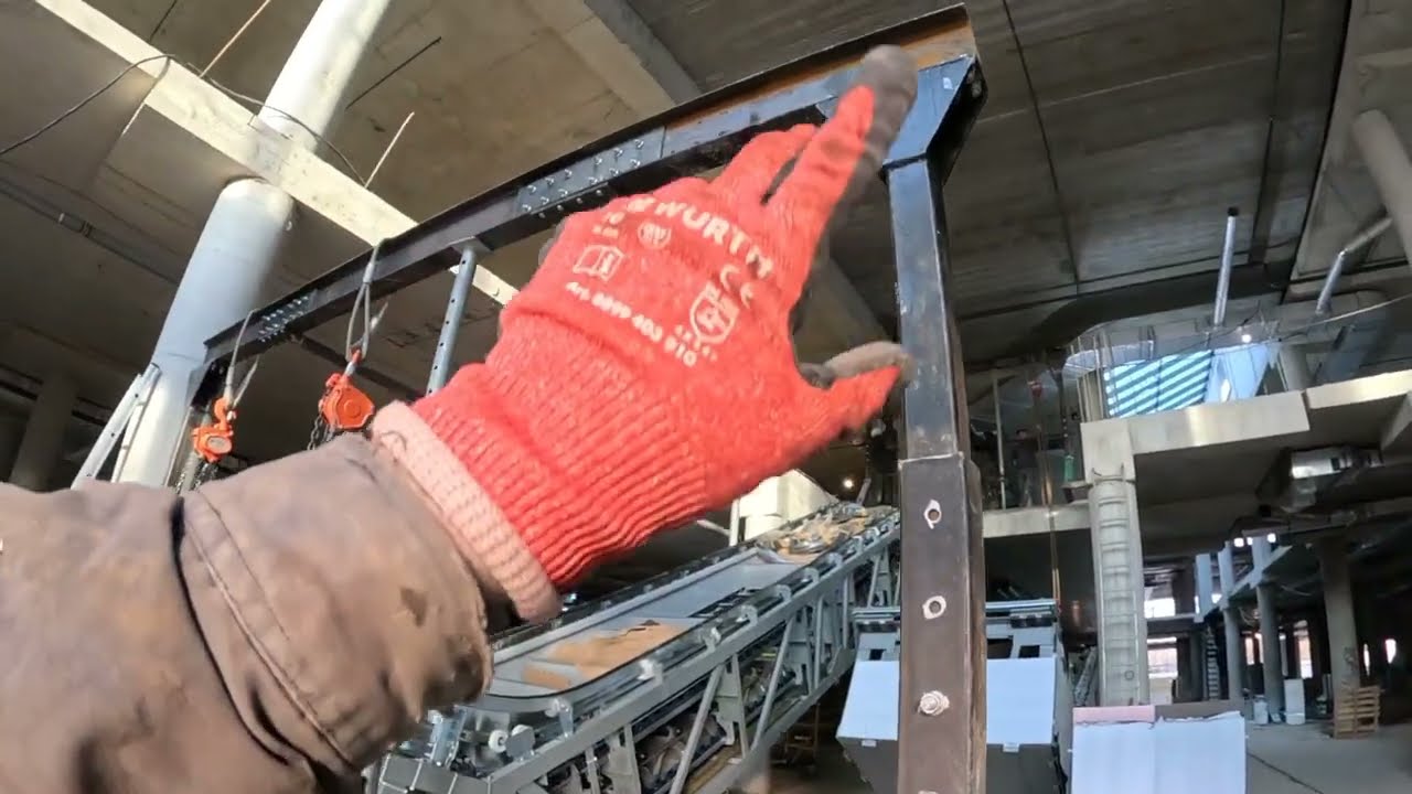 Ескалатори в Ужгороді, недоробили і поїхали!