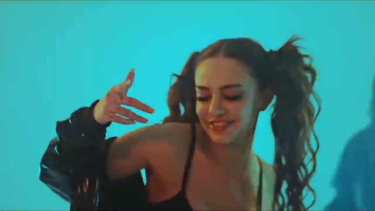 Ece Ronay-Baba Yorgun 2021(Official Video)