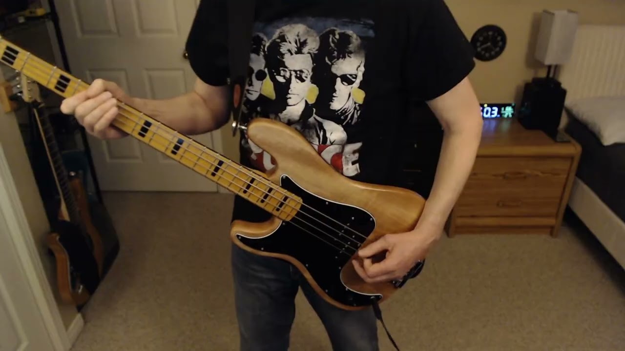 Gtrs n' Gear - Partscaster Bass with Flatwounds