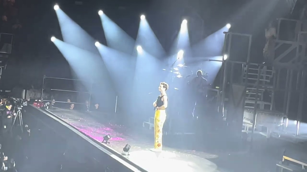 Concert de Mika à l’Accor Arena (16 Février 2025)- Elle Me Dit