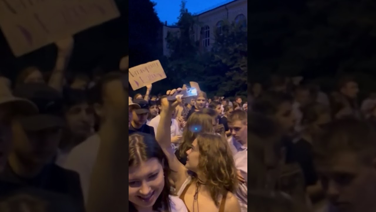 Ukrainians protest after Zelenskyy signs bill curbing anti-corruption agencies