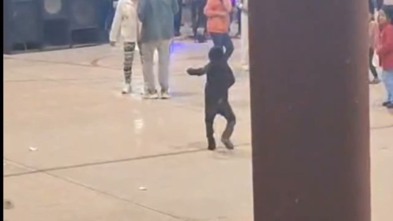 Ejido la Virginia municipio de Ocosingo Chiapas bailando en la escuela primaria 😂.