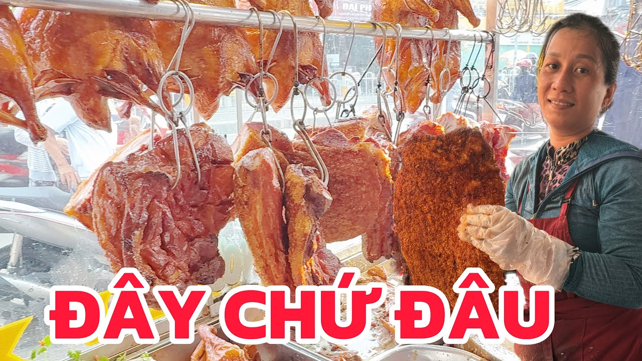 Có lẻ đây là Chị gái chặt heo quay da giòn nhanh bật nhất Sài Gòn 
