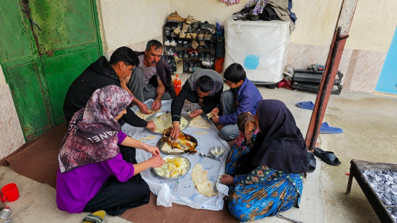 🌧️ Nomadic Life: A Stormy Day for a Nomadic Family | Nomadic Family Faces the Power of Nature 🌳🌪️🏡