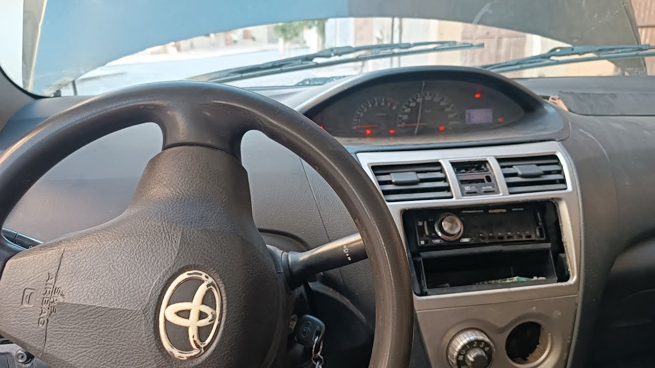 مكان وجود الفيوزات غمازات تويوتا ياريس/فيوزات اضواء رجوع للخلف ،Fuse box location in toyota yaris
