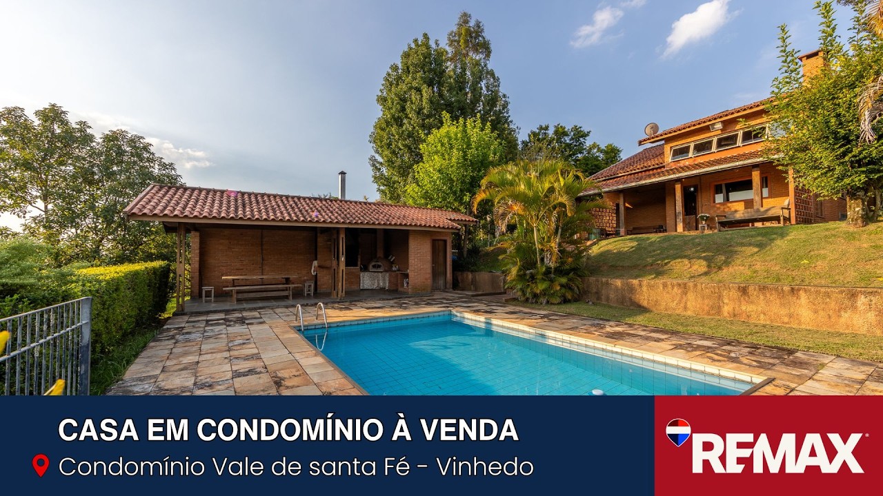 Vende-se casa  com 4 dormitórios, mezanino, piscina e pomar no condomínio Vale de Santa Fé - Vinhedo