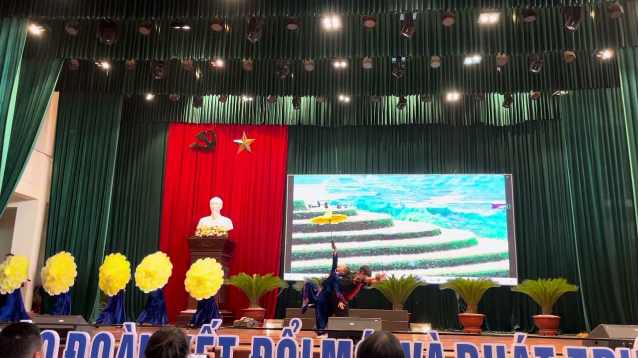 Tiết mục Múa Giải Nhất hội thi “Giai điệu tuổi hồng” thị xã Mỹ Hào năm 2024