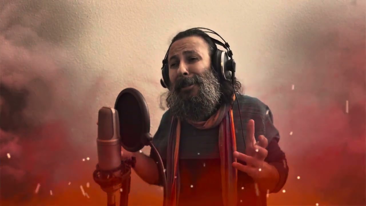 Nazım Pişkin - Yüce Dağ Başında Yanar Bir Işık