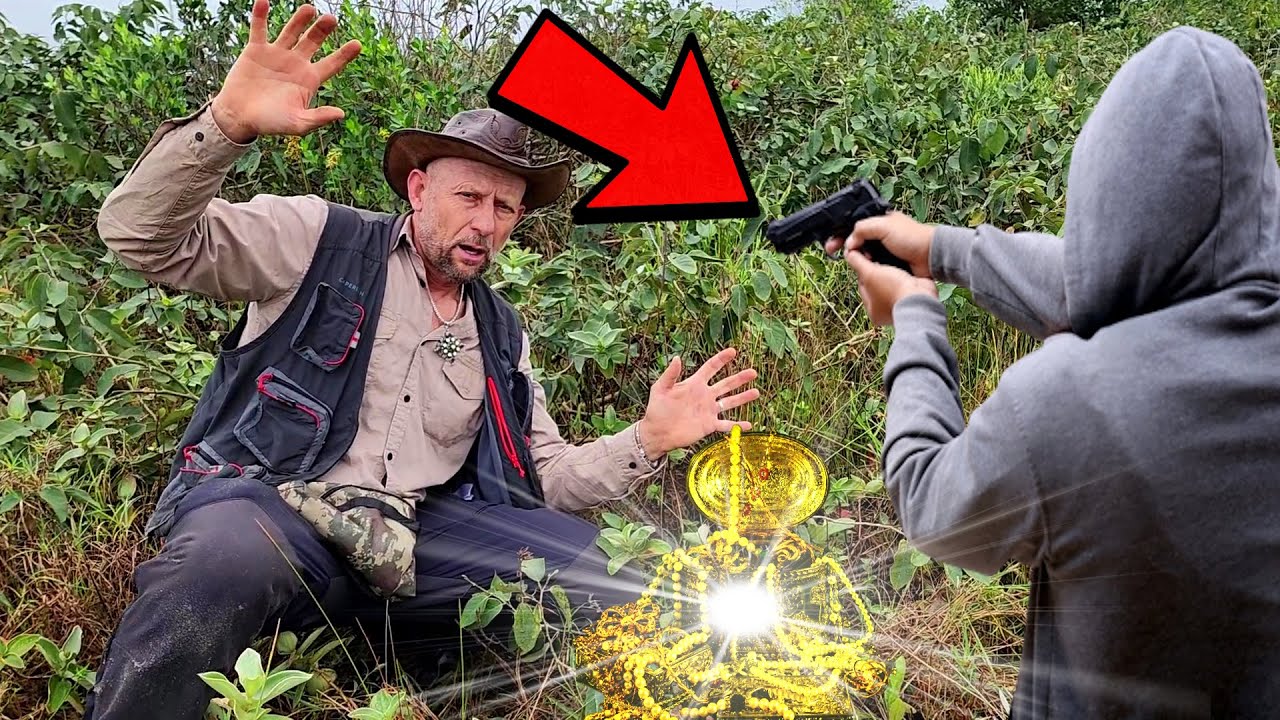 VEJA Bolsas de JOIAS enterradas na PRAIA por BANDIDOS