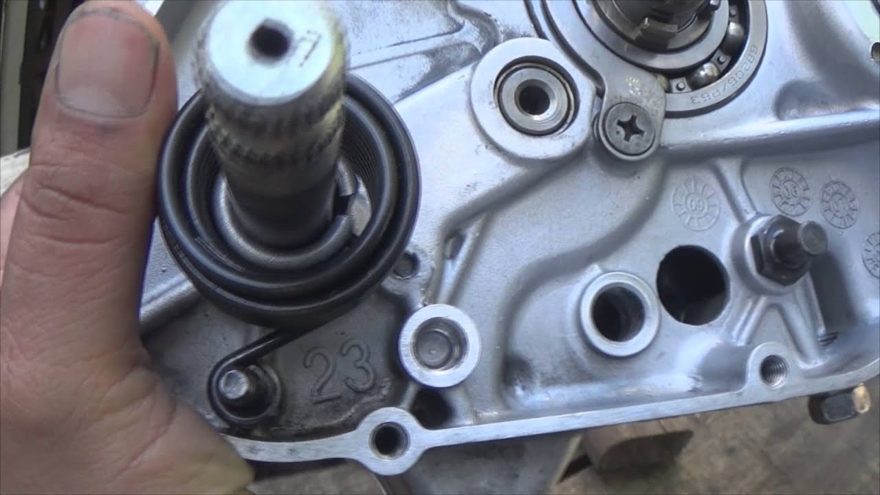 Como armar el crique de patada de arranque de tu moto Suzuki Ax100