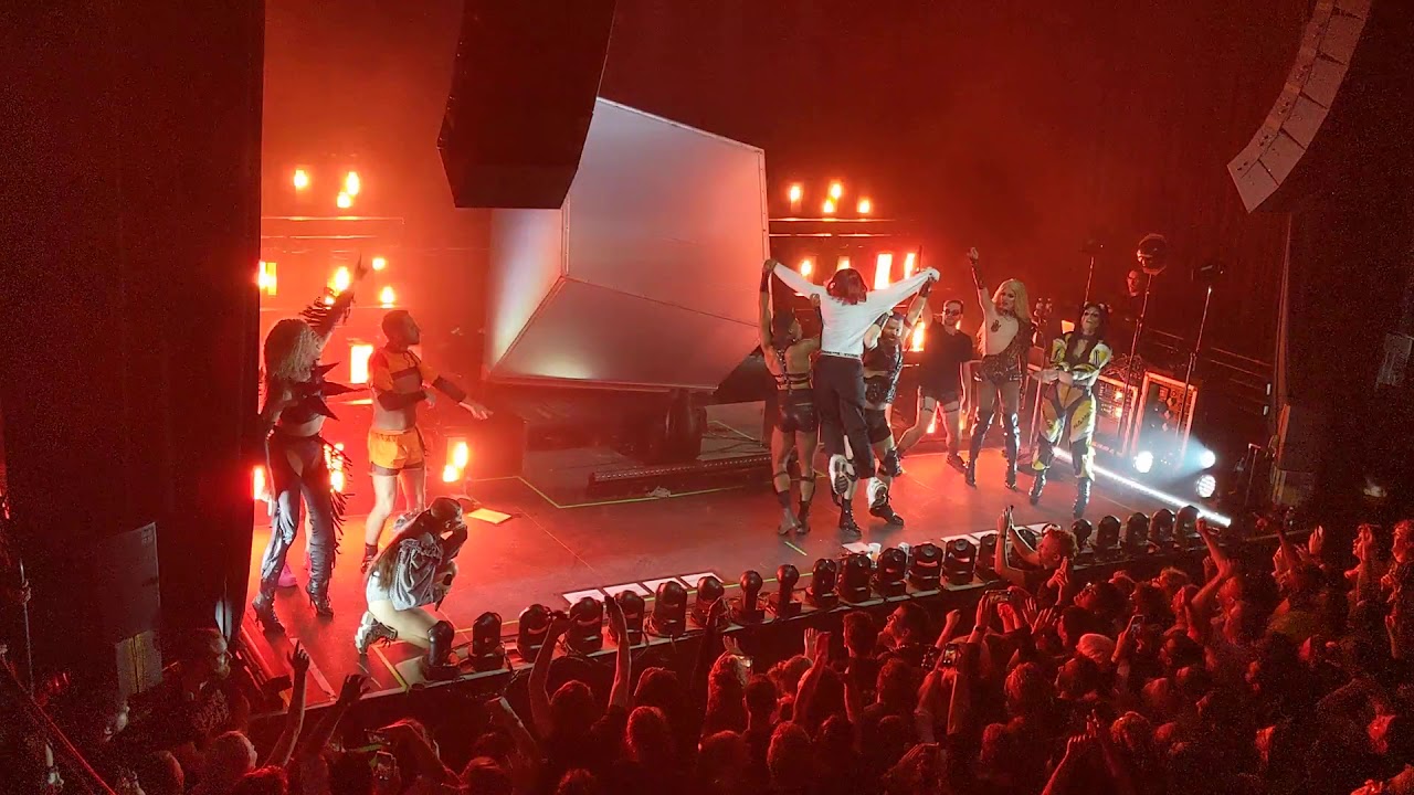 Charli XCX - Shake It- Union Transfer Philly