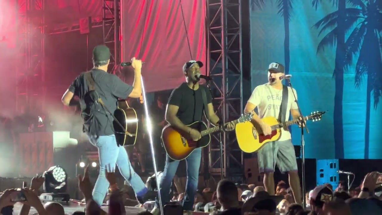 CRASH MY PLAYA 22 Part 2 - Luke Bryan, Darius Rucker, Jason Aldean and Dustin Lynch share the stage.