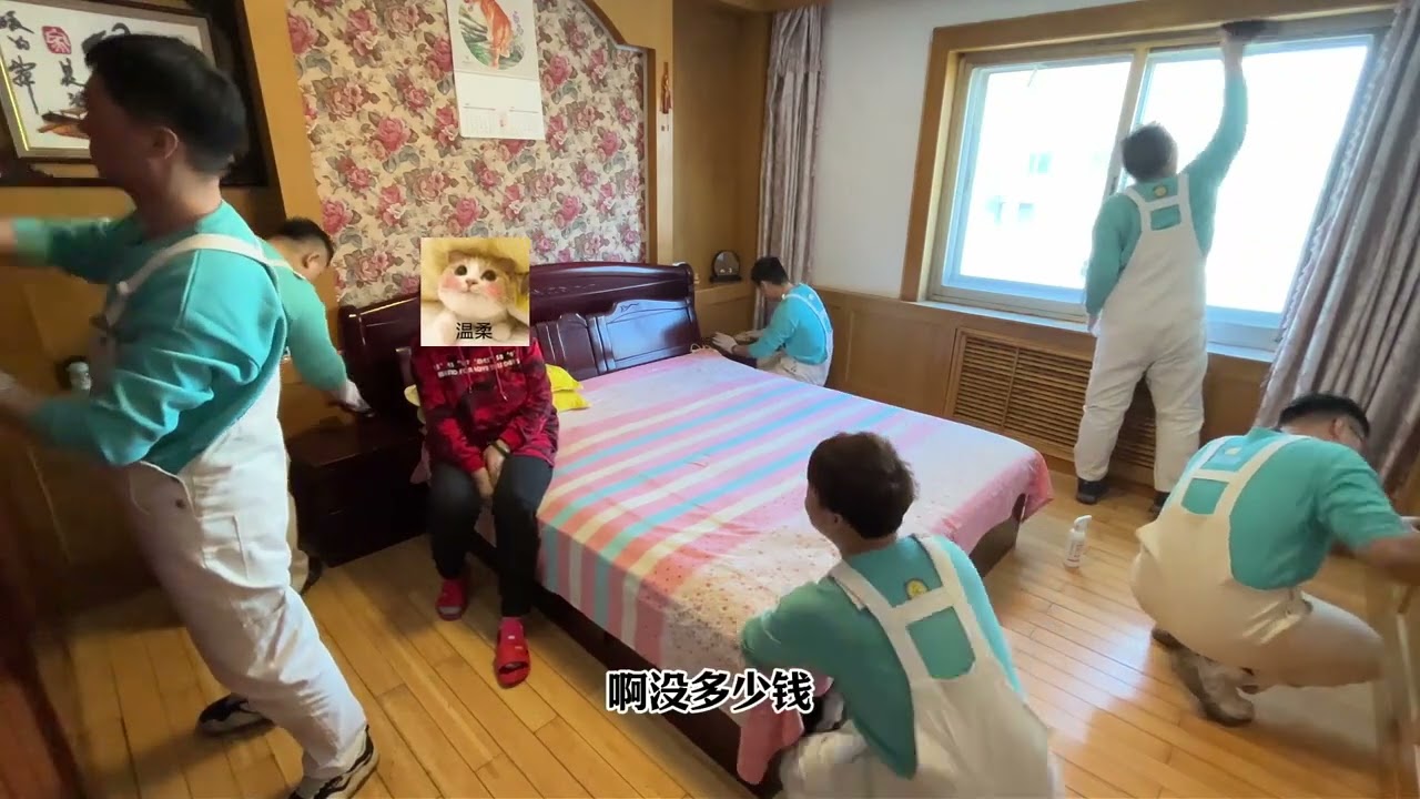 今天的这对母子可是不一样，两个毫无血缘关系的人，却比亲生的还亲。生恩固然重要，但是谁又能说养恩不重要，你们觉得这两种恩情那一种更重呢？#家居清洁  #厨房好物  #计时工牌油污净  #家政