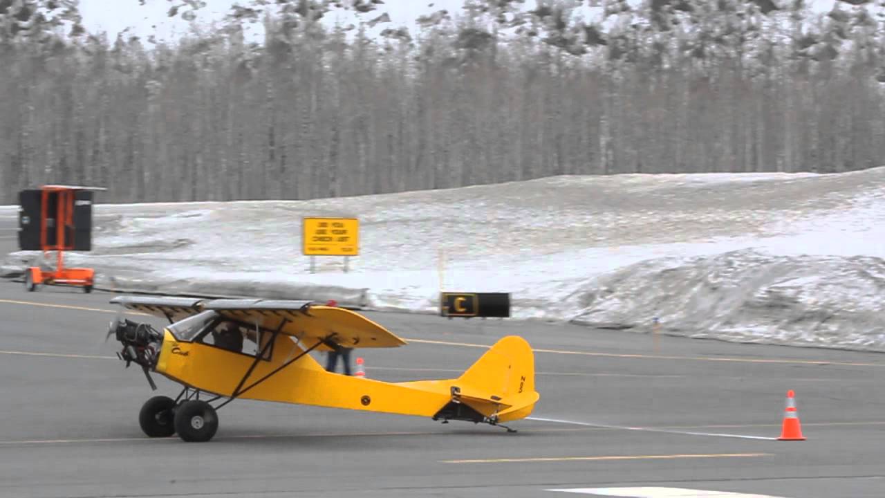 Valdez Airshow STOL Contest: Frank Knapp Landing Lil'Cub, nearly no wind !