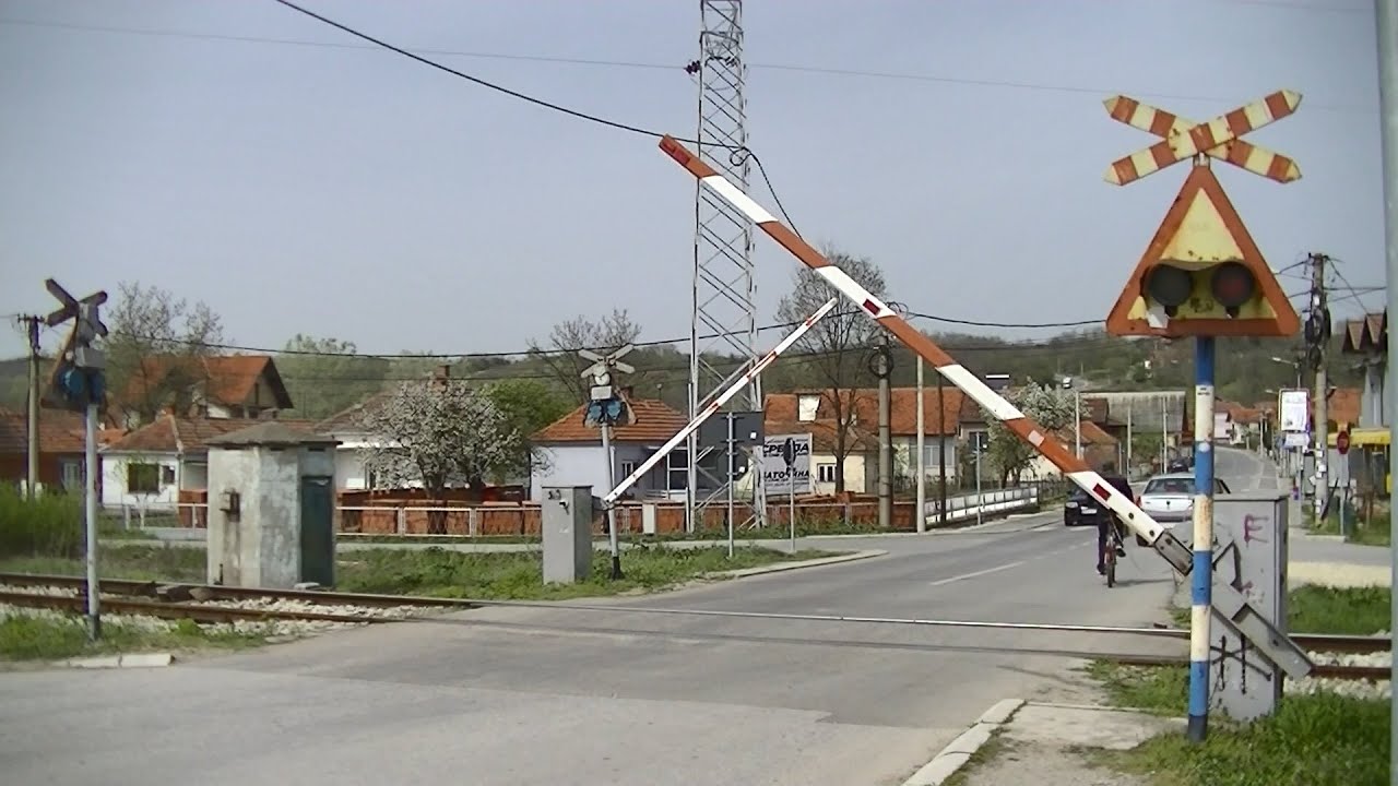 Spoorwegovergang Batočina (Баточина) (SRB) // Railroad crossing // Железнички прелаз