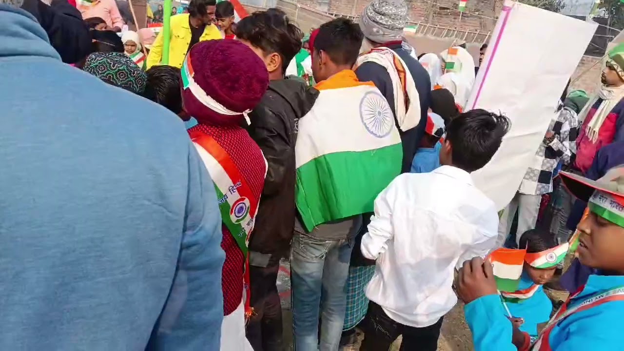 26 January ka najam song sune ar dusre ko sunai 