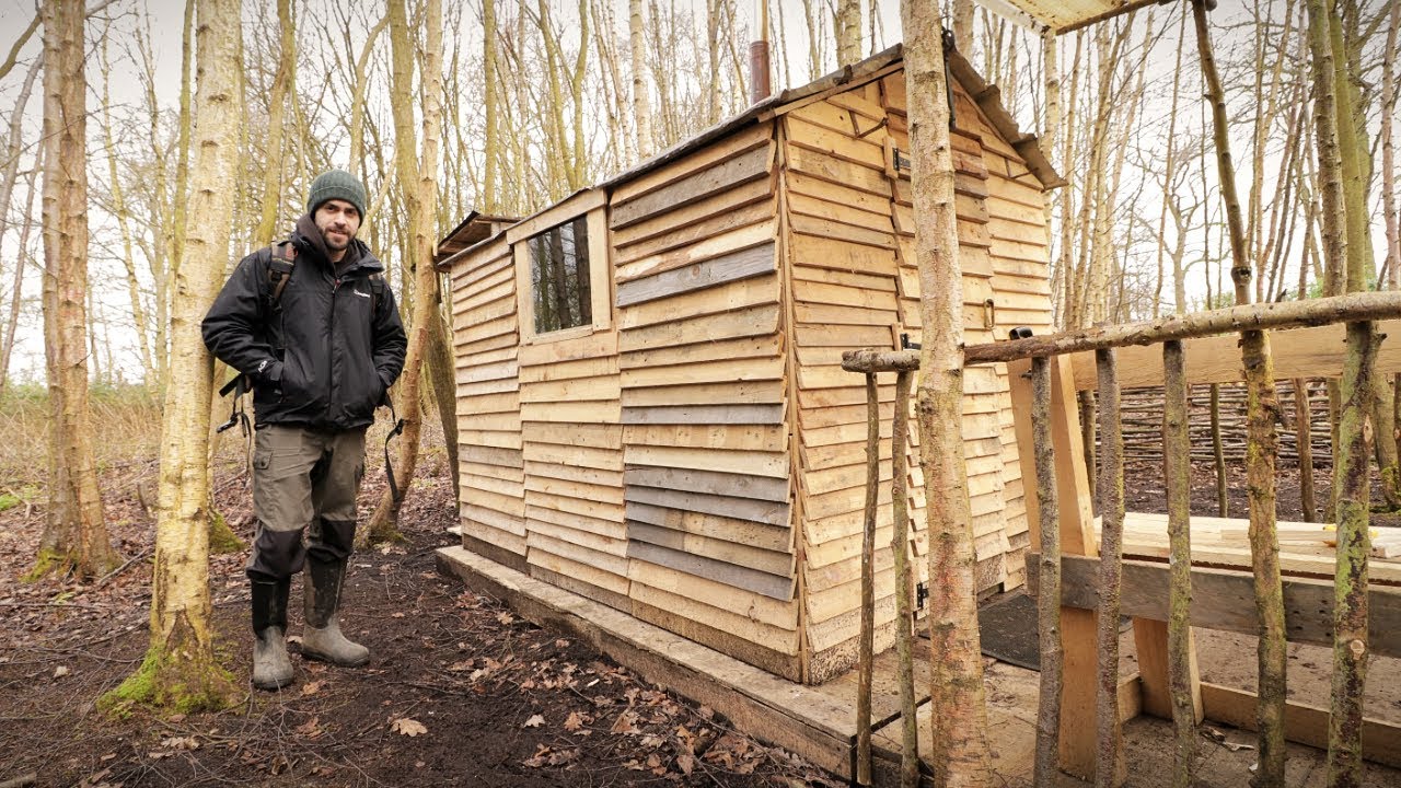Off Grid Pallet Wood Cabin: Picket Fence Build & Woodstove Cooking