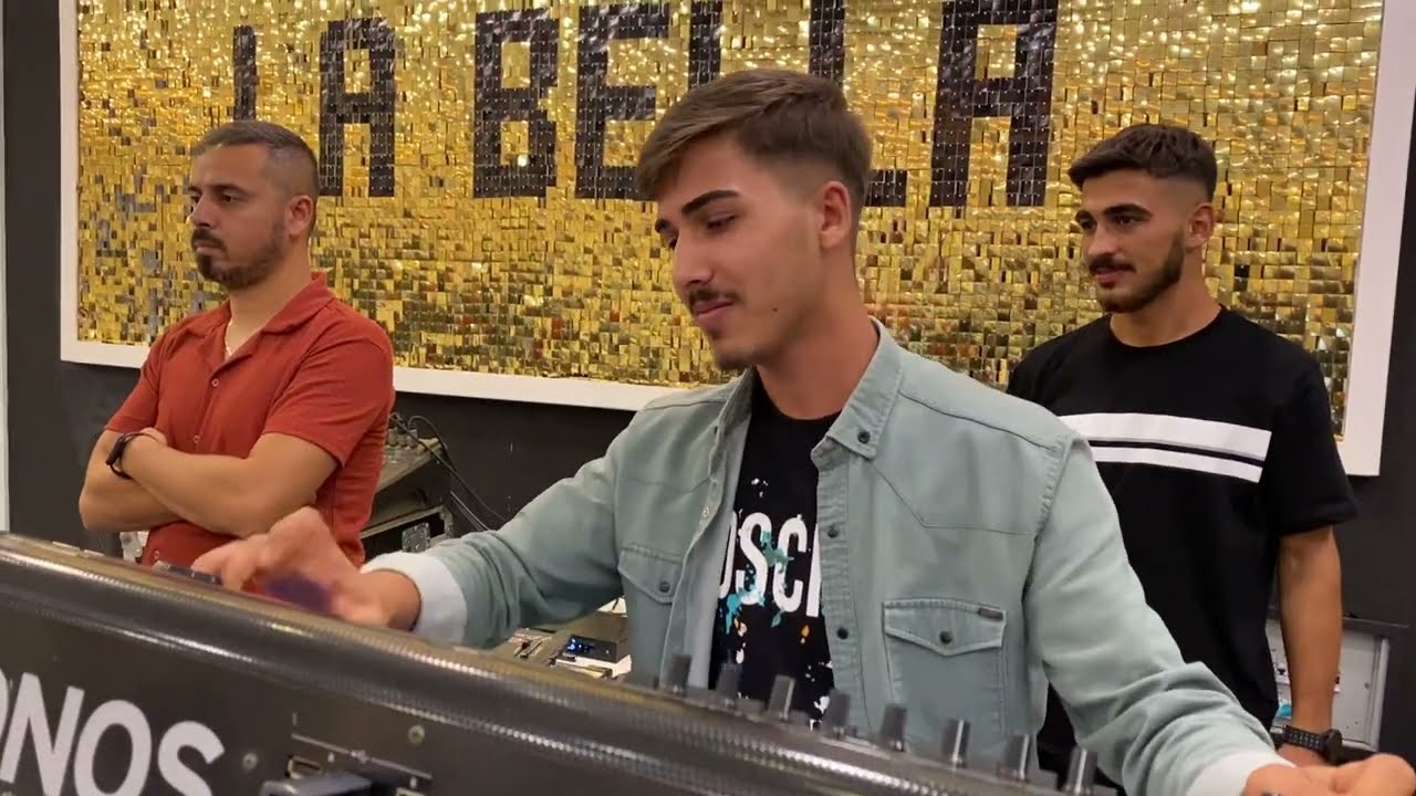 Yoldaş Müzik /Fırat Yoldaş FERİT Yoldaş Diyarbakır Halayı Grani /Xale Neco Ve Kara Çoban Oynuyor !!