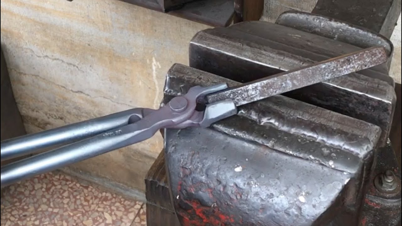 Forging Standard Square V Jaw Tong - GS Tongs