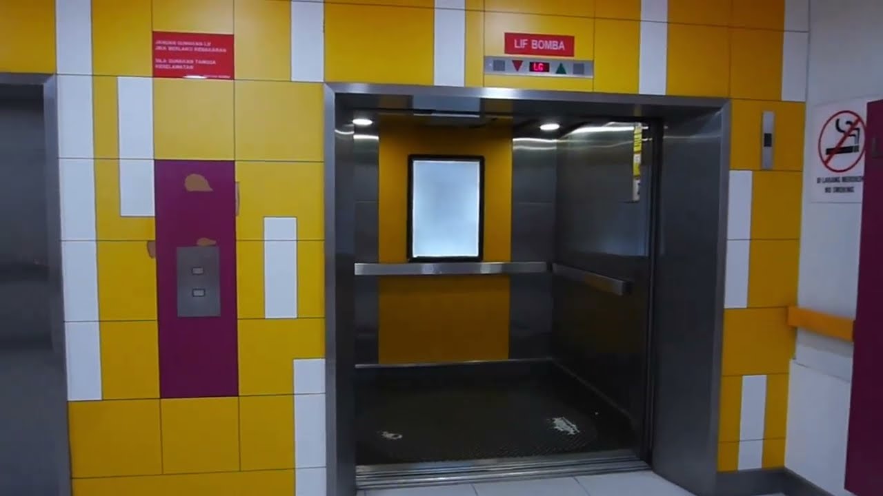 Last ride Generic Lift mooded form Schindler 1988 at Subang Parade Lift lobby 5