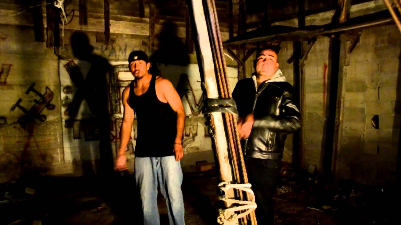 CINIKO LOKOTE - NO TE CONFÍES FEAT TREMENDO