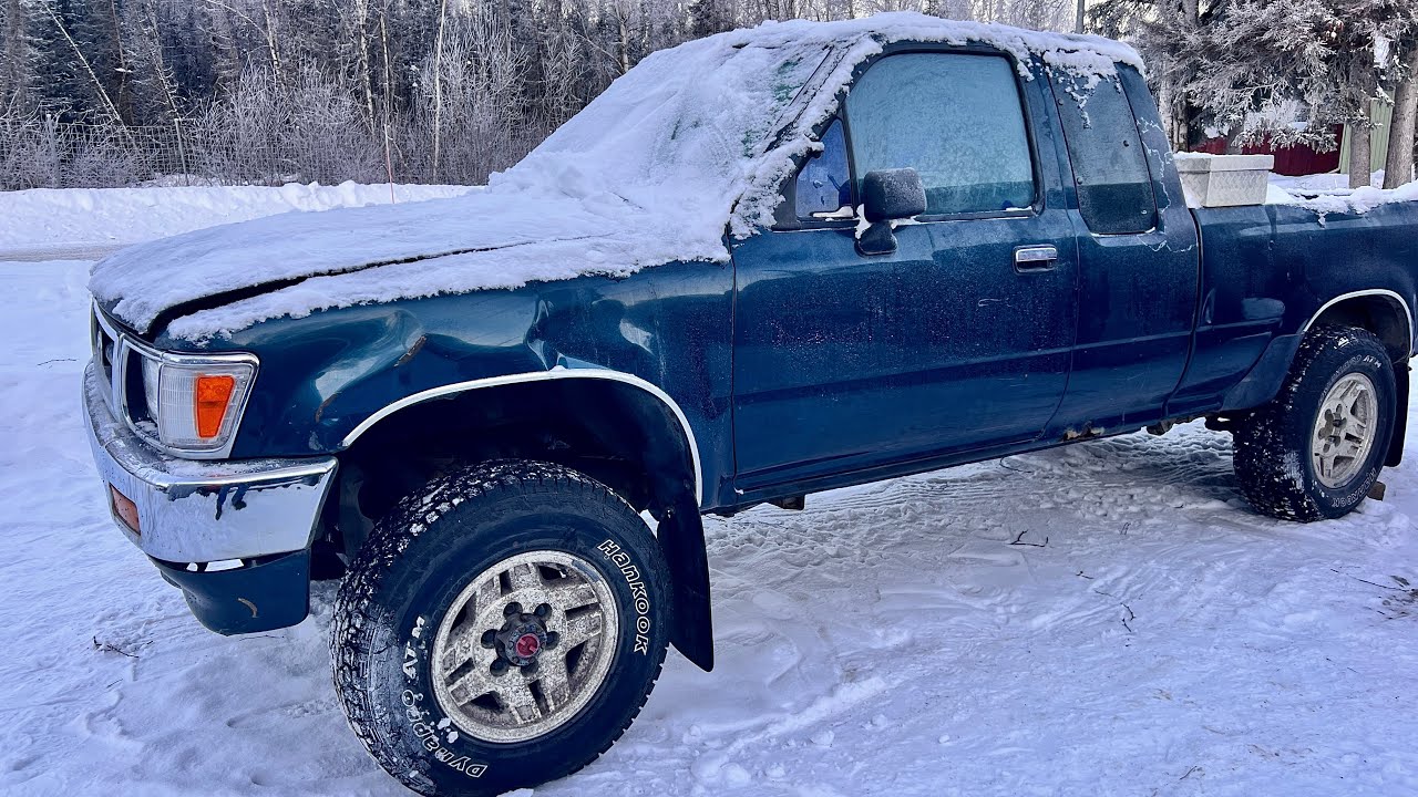 TOYOTA 22RE ENGINE COLD START | NEW TRUCK AGAIN...