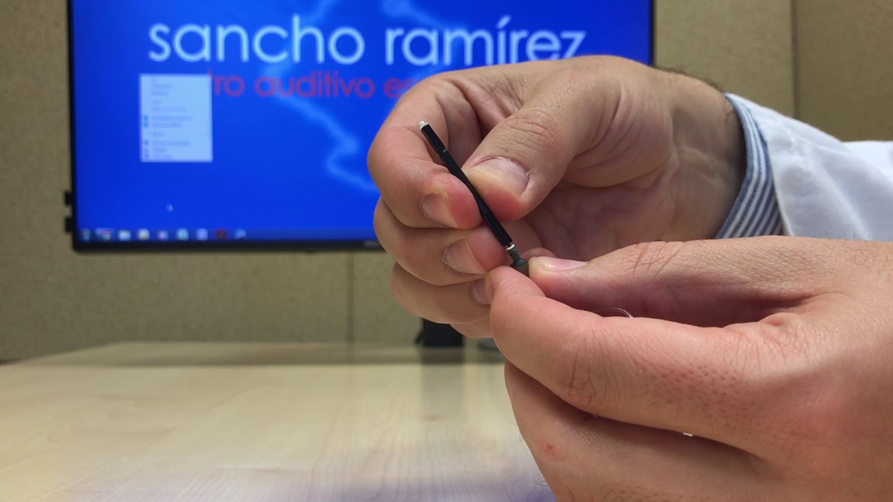 Cambiar filtros audífono PHONAK / Sancho Ramírez Audífonos Navarra