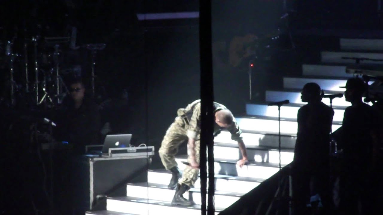 Chris Brown live 2011 - Sydney - Wall to Wall / Gimme That 2011 live