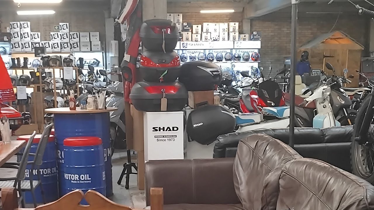 A trip to TTT Motorcycles with TAYM  😀