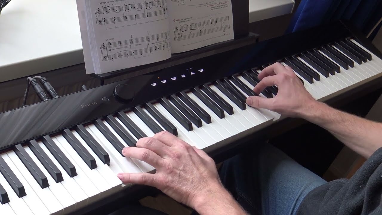 Night Song. (Alfred's Level 2)