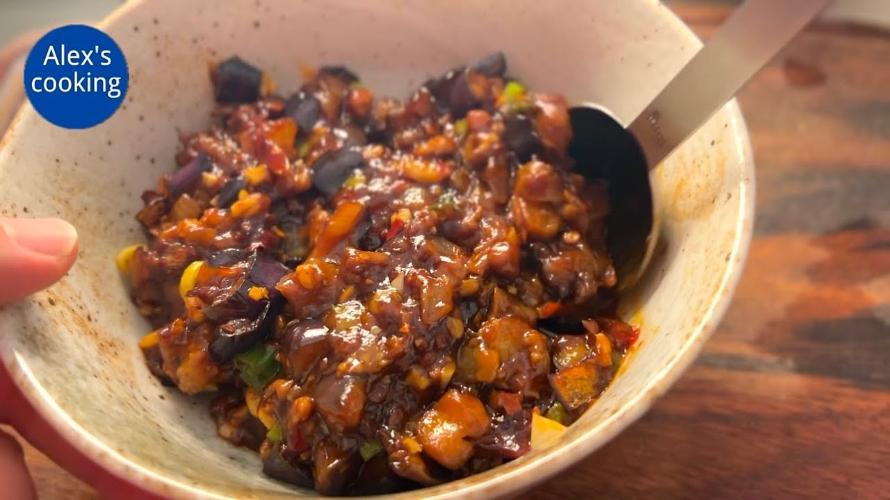 Juicy Eggplant & Pork Noodles — So Good You Can’t Stop Eating!